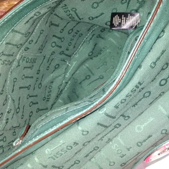 VINTAGE FOSSIL LEATHER PURSE GREEN - Picture 17 of 17